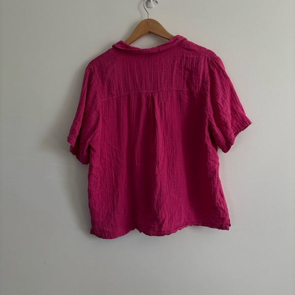 Old Navy Crinkle Gauze Button-Down Short Sleeve Shirt - Picture 8 of 11